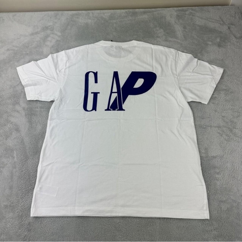 Palace x Gap NWT Men's Sz Medium White T-Shirt 100% Cotton